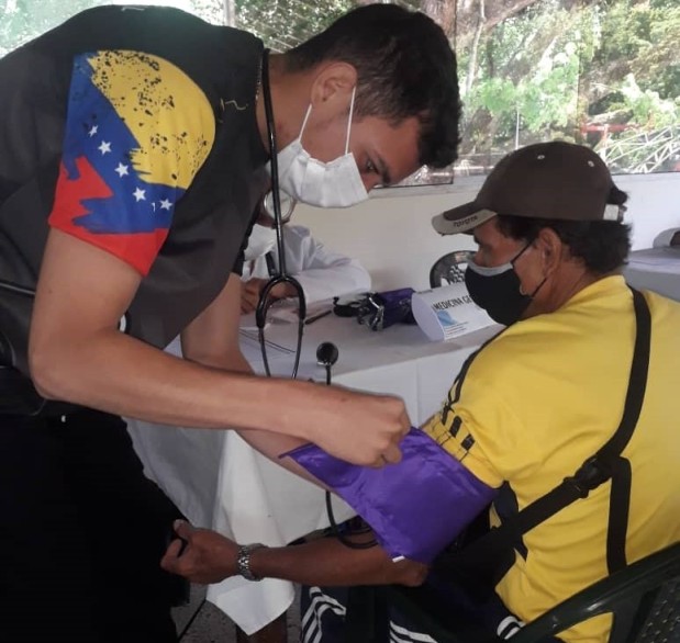 Atendidos abuelitos en jornada sanitaria integral en parroquia Parapara del estado Guárico