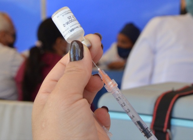 Poblaci�n guarique�a cumple con el Plan de Refuerzo de Vacunaci�n