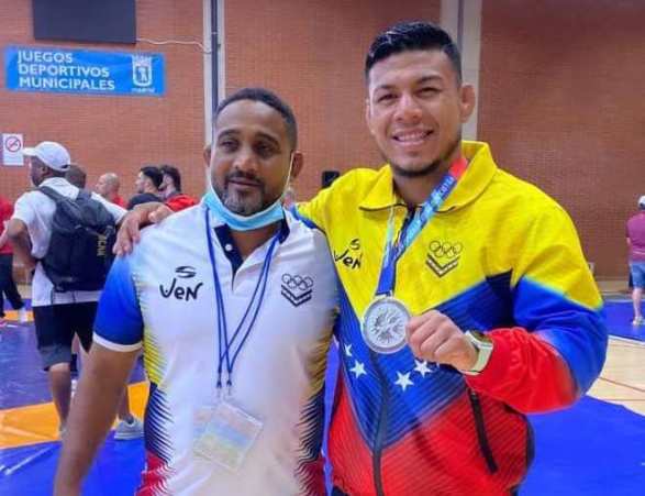 Anthony Montero se llevó subcampeonato en Lucha 