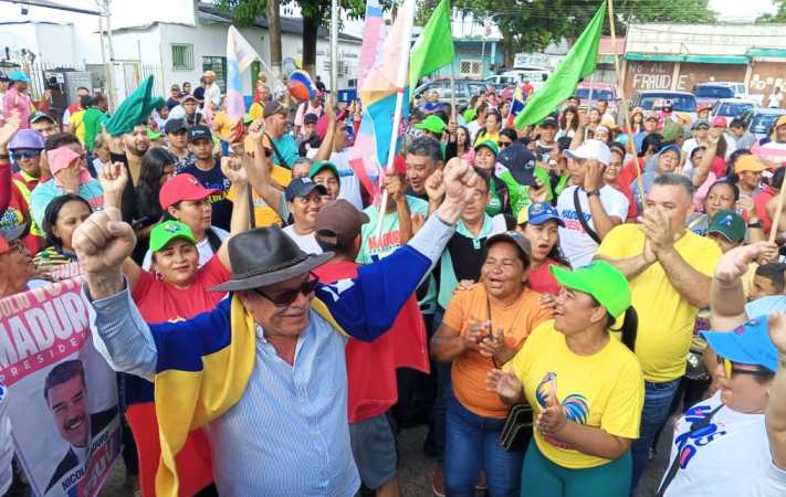 Con alegría y paz: pueblo celebró triunfo del presidente Nicolás Maduro 