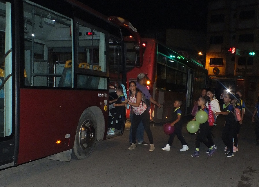 Bus Gu�rico activo movilizando al poder popular durante Ferias Morros 2022