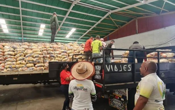 Mil 998 módulos de alimentación fueron distribuidos en sectores populares del municipio Infante