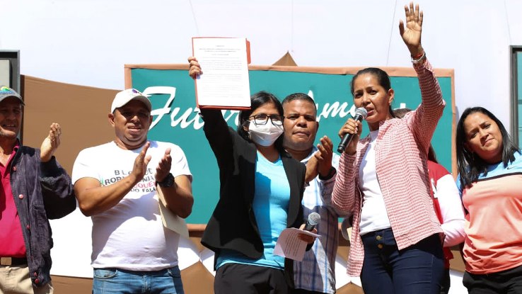 Delcy Rodr�guez: "en pocas horas" Maduro anunciar� aumento salarial