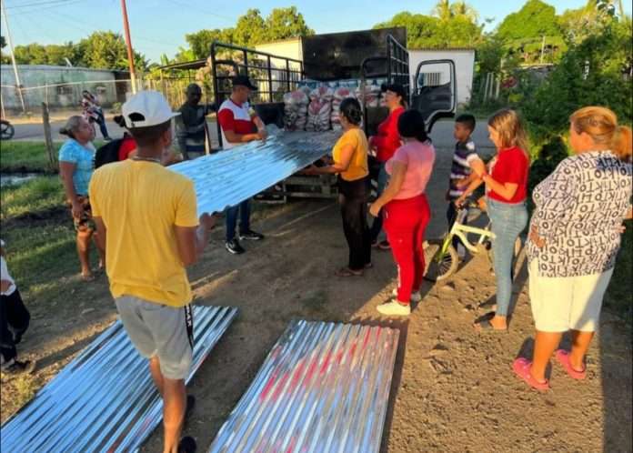 Familias guariqueñas reciben materiales para rehabilitar viviendas