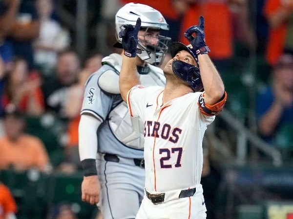 Altuve gana Bate de Plata y empata a Miguel Cabrera 